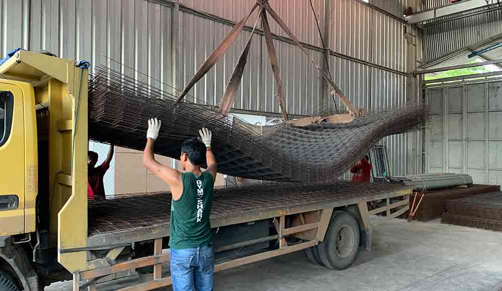Gudang PT. Sinar Baja Indonesia - Distributor Material Konstruksi